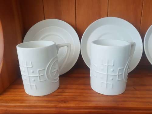 Portmeirion "Totem" 16 piece, Stoke on Trent, Porcelain Coffee set. Made in England!!