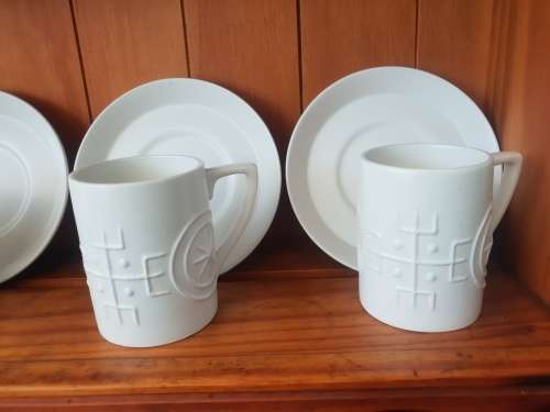 Portmeirion "Totem" 16 piece, Stoke on Trent, Porcelain Coffee set. Made in England!!