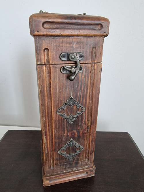 Beautiful Wood Gift Box for Wine.