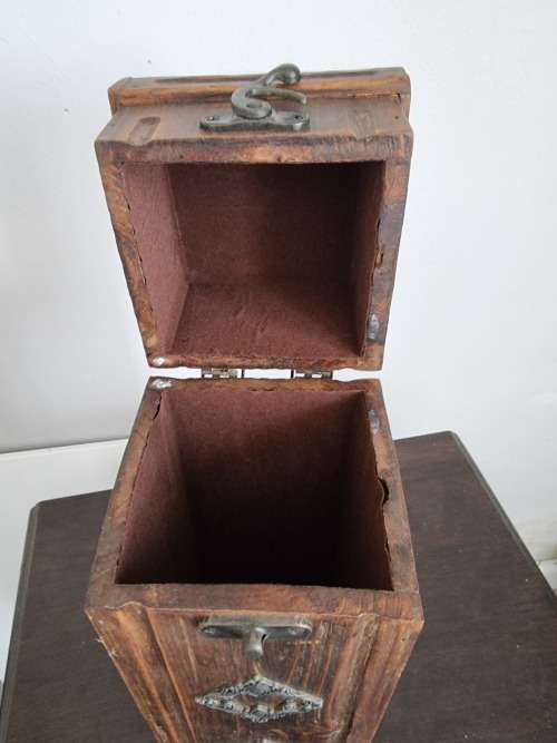 Beautiful Wood Gift Box for Wine.