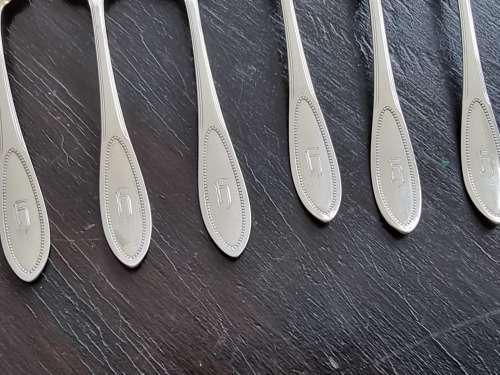 6 Silver Teaspoons, 58.4 grams, in case