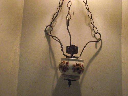 CHARMING PORCELAIN DROP LANTERN