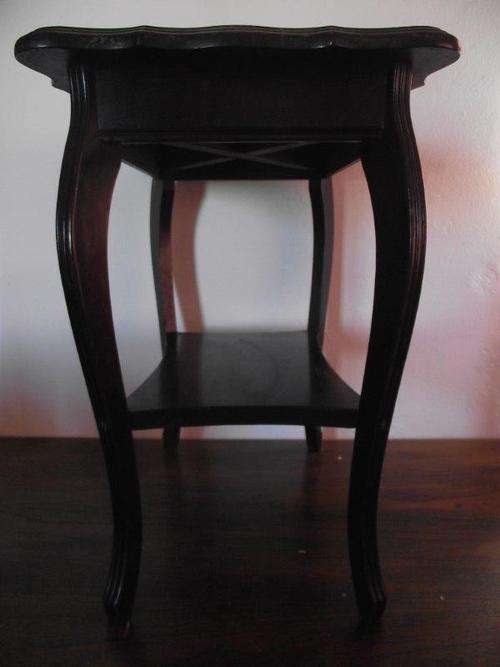 STUNNING RECTANGULAR MAHOGANY SIDE TABLE WITH CABRIOLE LEGS