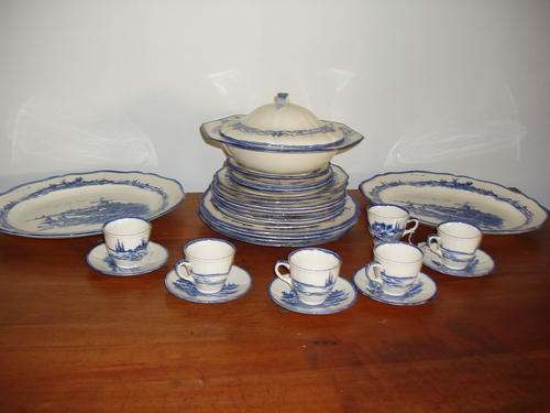 32 PIECE ROYAL DOULTON BLUE AND WHITE "NORFOLK" PORCELAIN SET
