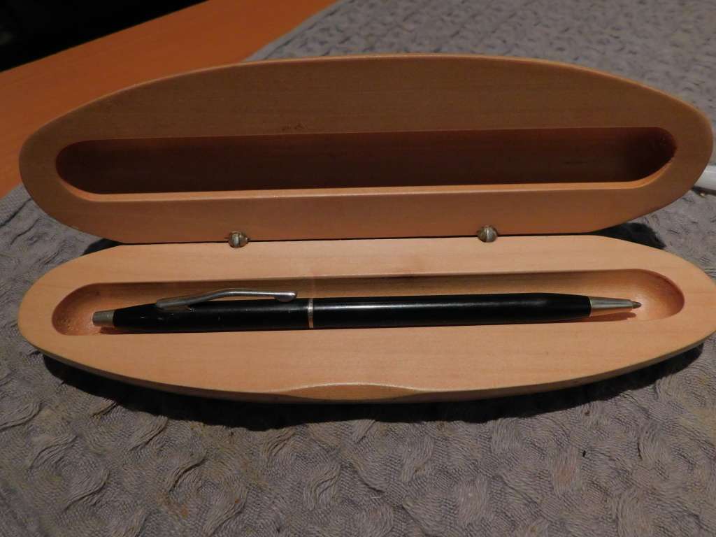 CROSS PEN IN BOX
