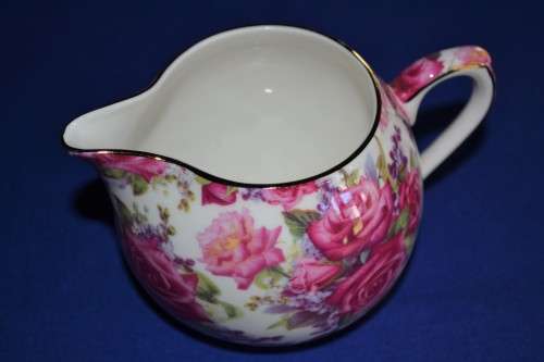 Maxwell & Williams Milk Jug - Roseberry