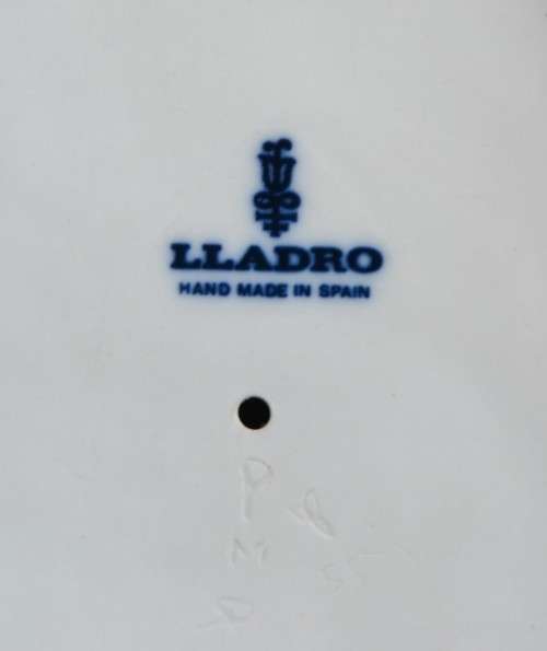 Lladro Figurine - Country Maiden Matt Finish