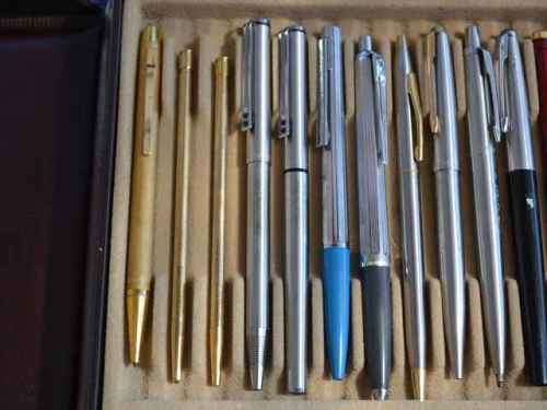 Large Collection of Vintage Pens - 30 Pens in Collectors Folder