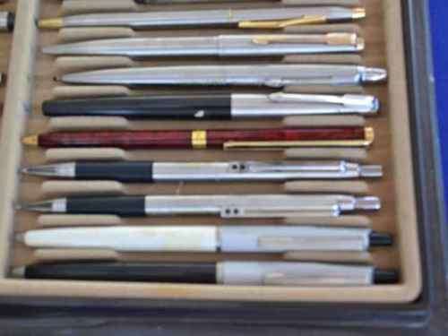 Large Collection of Vintage Pens - 30 Pens in Collectors Folder