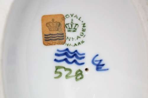 Royal Copenhagen Figurine "Goose Girl" No 528