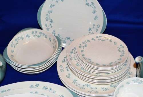 REDUCED-Royal Doulton Dinner Service "April Showers"D6435 - 73 Pieces