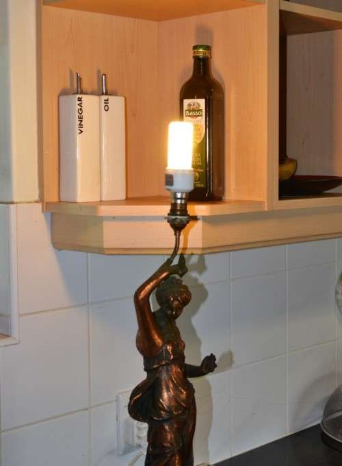 Beautiful Large Bronze finished Vintage Lamp