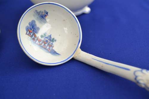 Royal Venton Ware Part Dinner Set