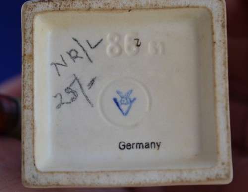 Goebel Hummel  Figurine "Happiness" #86