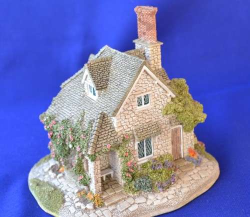 Lilliput Lane Model