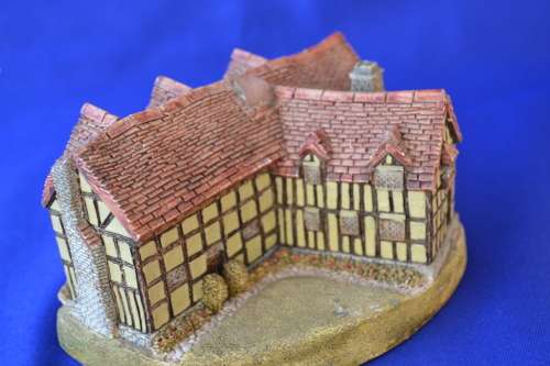 Lilliput Lane Model