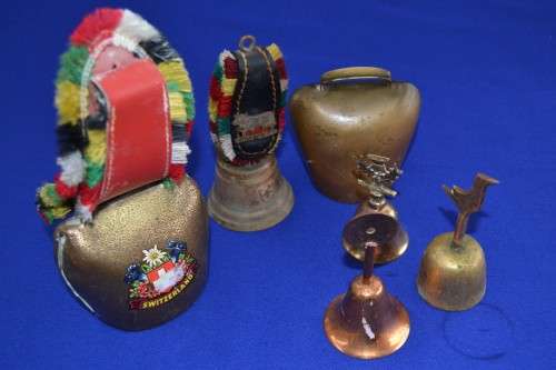 BRASS ITEMS BELLS - VINTAGE