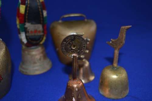 BRASS ITEMS BELLS - VINTAGE