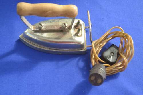 Vintage Travelling Iron