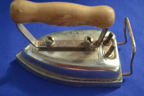 Vintage Travelling Iron