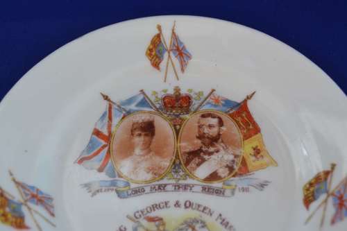 Small Commemorative Plate - King George & Queen Mary  Crowned 1911