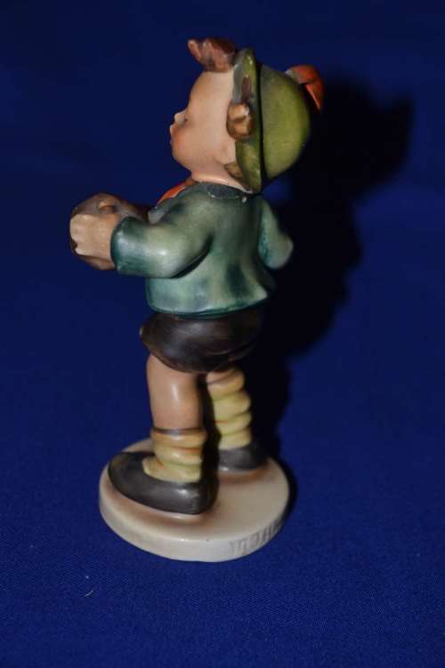 Hummel "Accordion Boy" Figurine #185 - Vintage