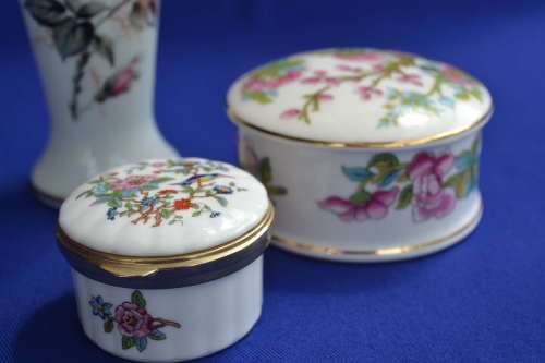 Assembled Porcelain Dressing Table Set - 3 Pieces