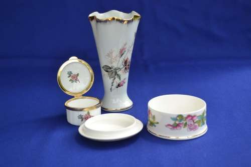 Assembled Porcelain Dressing Table Set - 3 Pieces