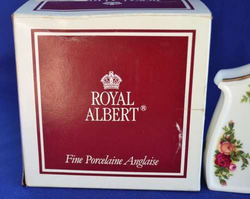 Royal Albert `Old Country Roses` Porcelain Clock Boxed