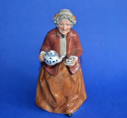 Royal Doulton Figurine `Teatime` HN2255