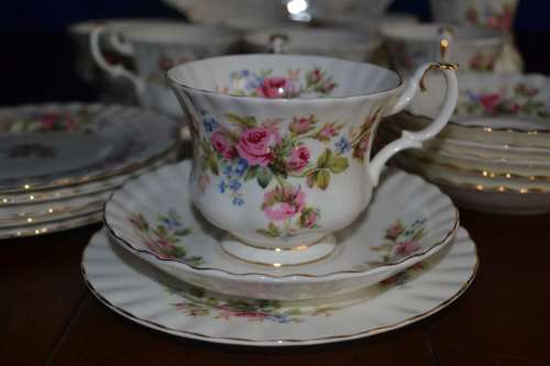 Royal Albert `Moss Rose` Tea Set - 21 Pieces