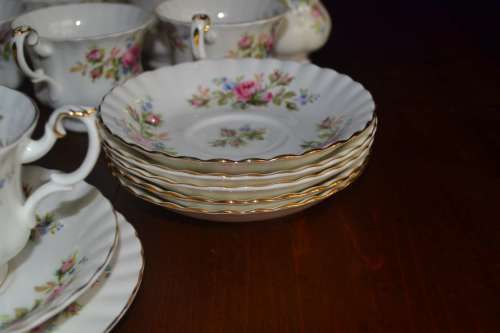 Royal Albert `Moss Rose` Tea Set - 21 Pieces