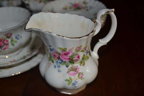 Royal Albert `Moss Rose` Tea Set - 21 Pieces