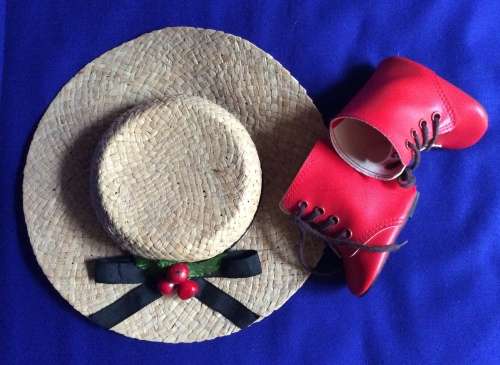 Pleasant Company 1986  Kirsten American Girl Doll Plus Two Additional Outfits