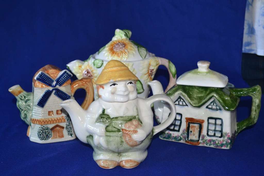 Assorted Tea Pots - 4 Pieces