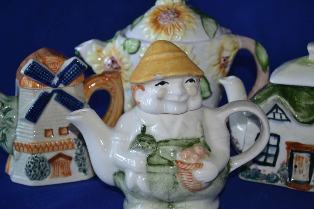Assorted Tea Pots - 4 Pieces