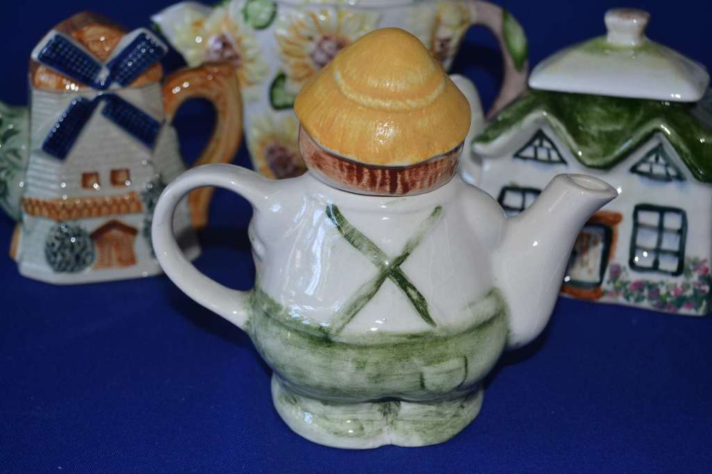 Assorted Tea Pots - 4 Pieces