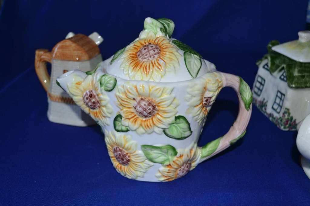 Assorted Tea Pots - 4 Pieces