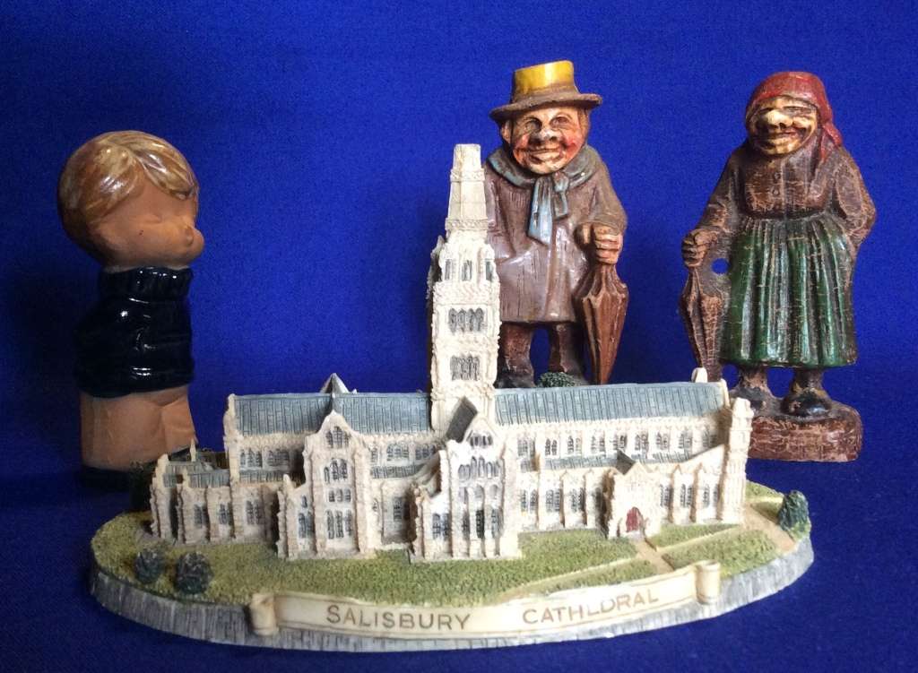 Assorted Vintage Ornaments 4 Pieces