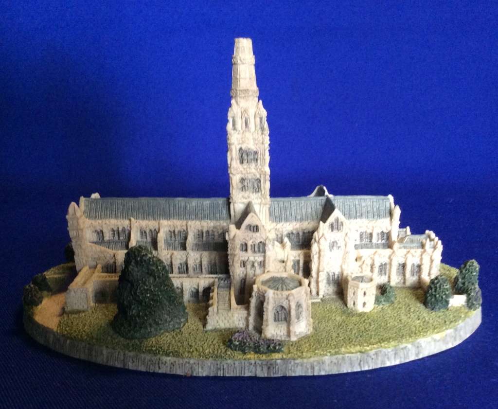 Assorted Vintage Ornaments 4 Pieces