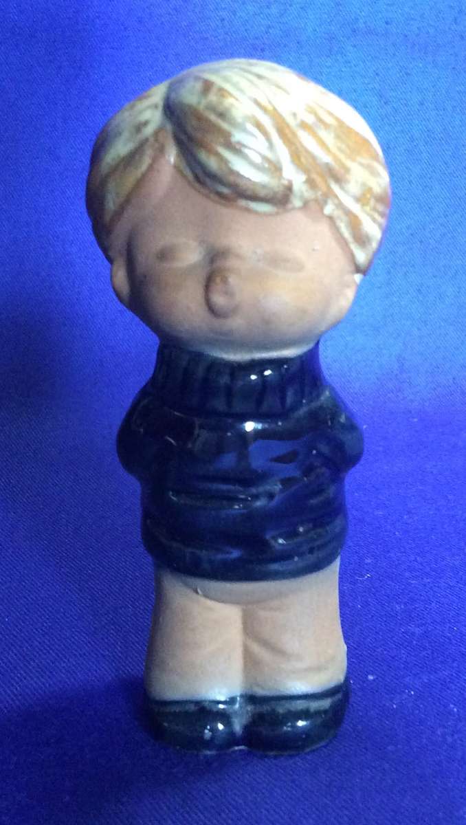 Assorted Vintage Ornaments 4 Pieces