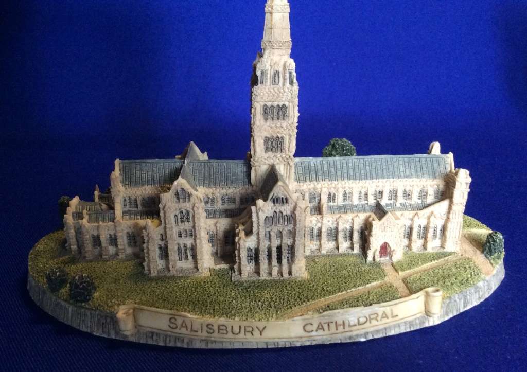 Assorted Vintage Ornaments 4 Pieces