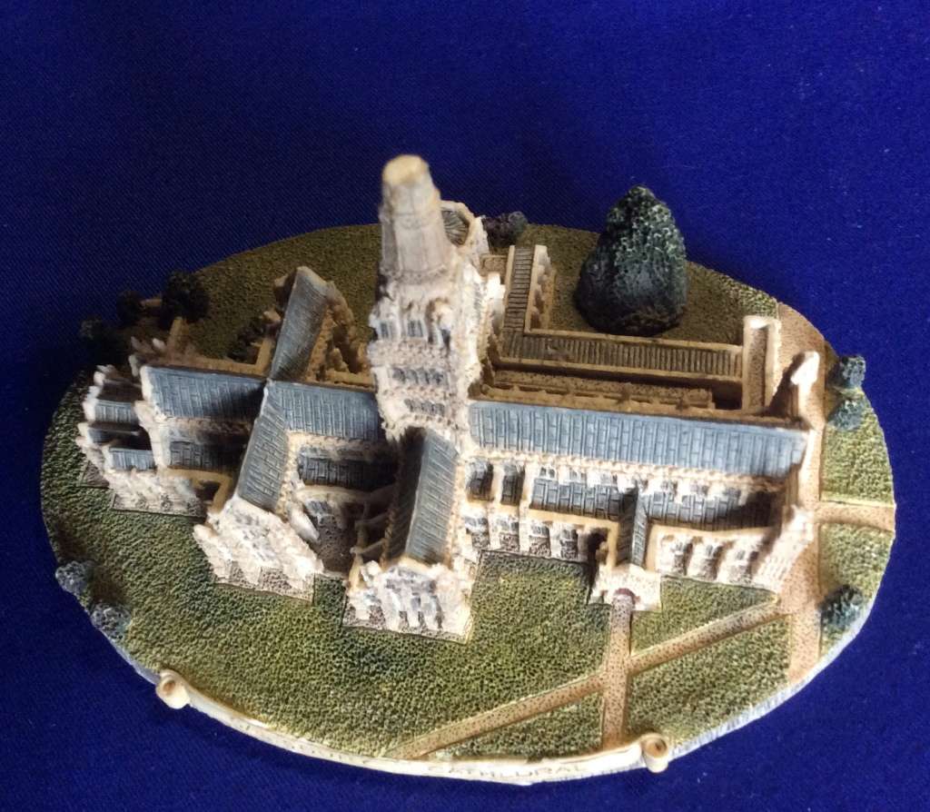 Assorted Vintage Ornaments 4 Pieces