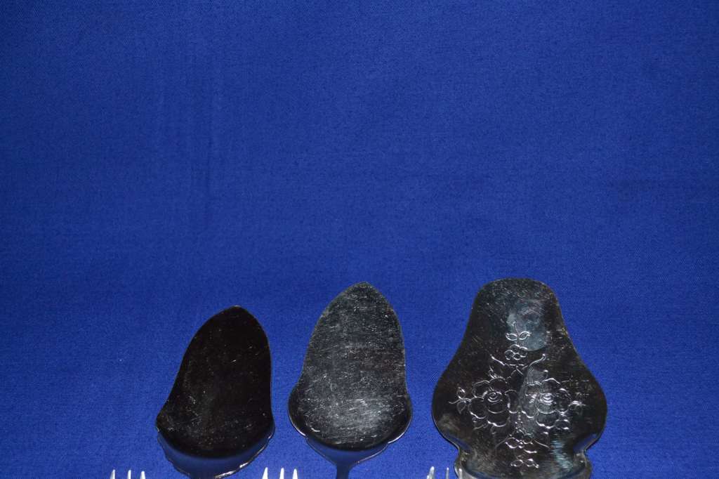 Assorted Cake Lifters and Cake Forks + 6 Pieces