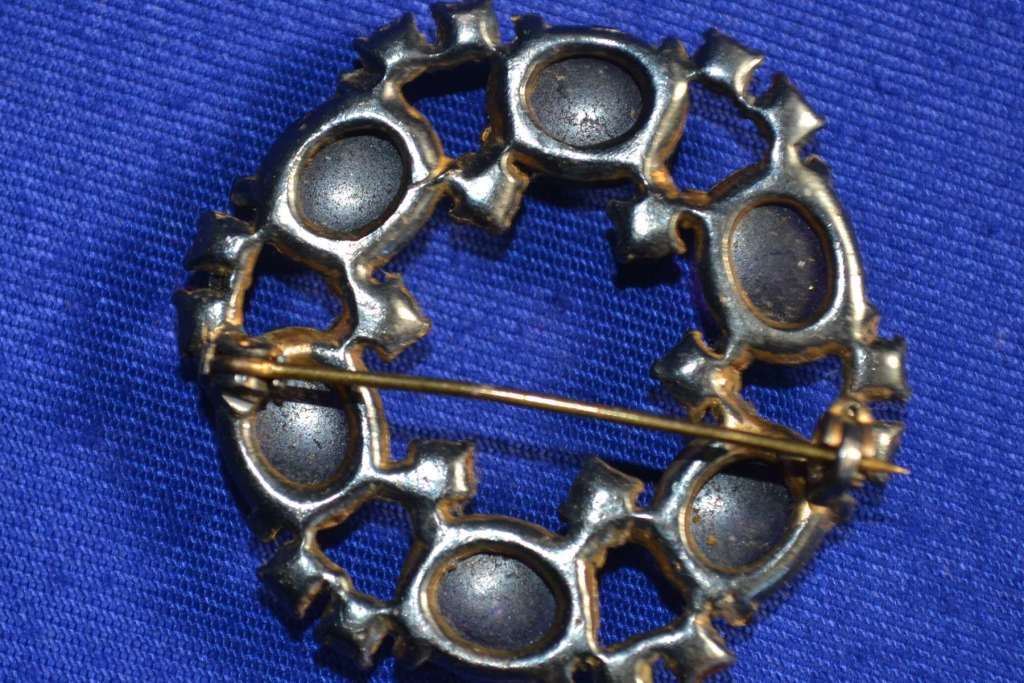 Assorted Vintage Brooches - 5 Pieces