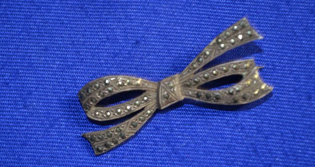 Assorted Vintage Brooches - 5 Pieces