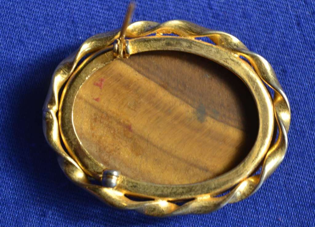 Assorted Vintage Brooches - 5 Pieces