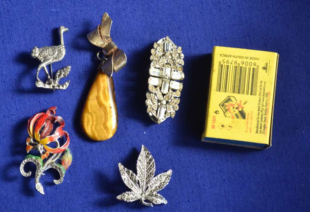 Assorted Vintage Brooches - 5 Pieces