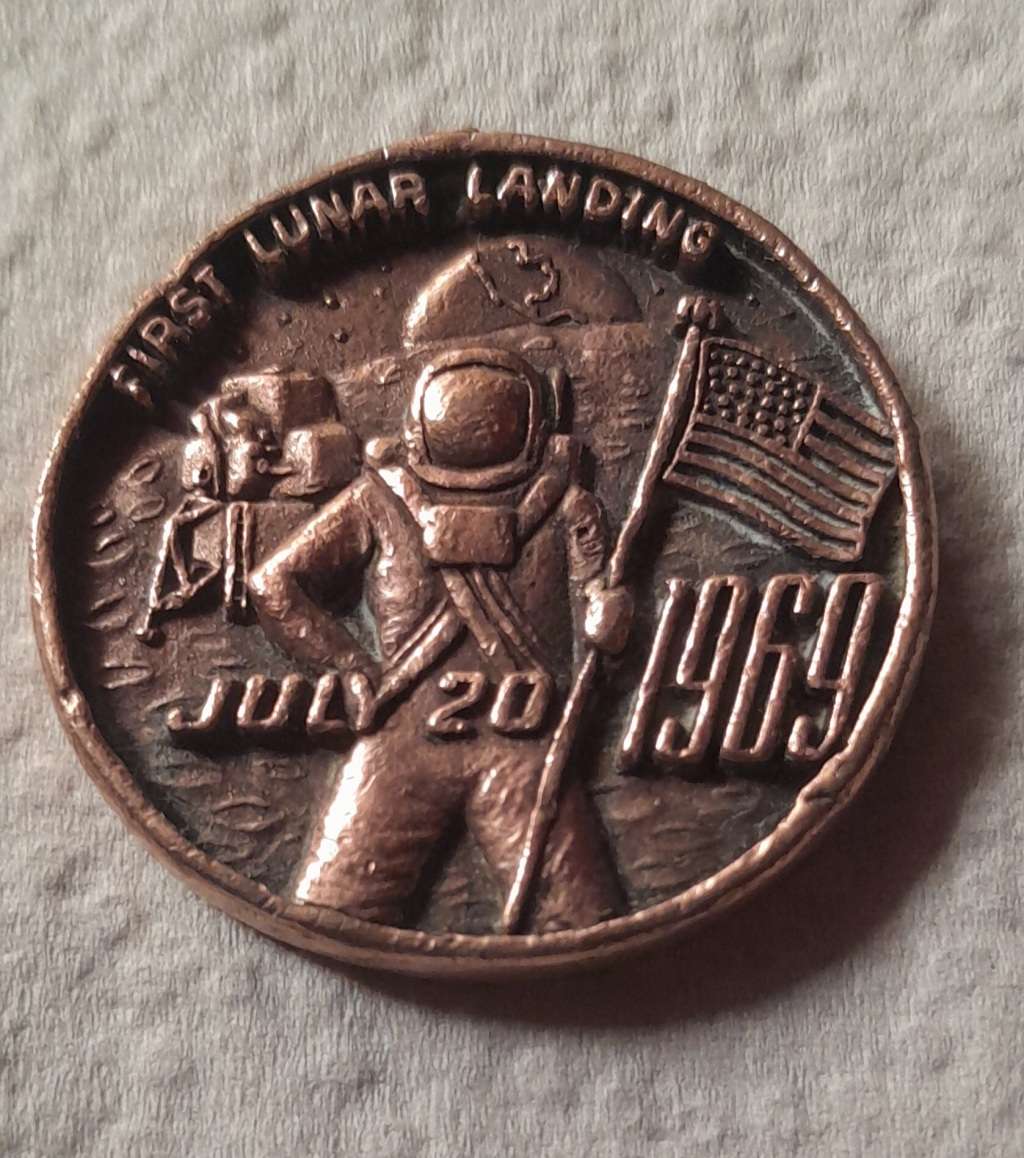 Commemorative Metal Medal - First Lunar Landing 1969 - Apollo II