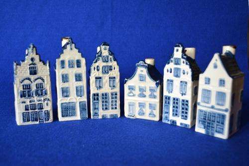 Six decanters "Dutch Houses " Delft Blue
